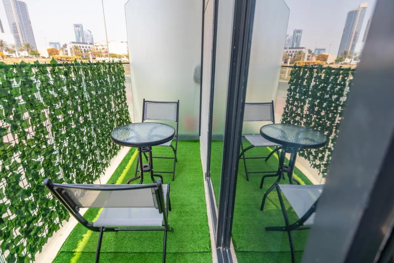 Le Petit Village !Cozy Yet Spacious Studio Apartment! Dubai Daire