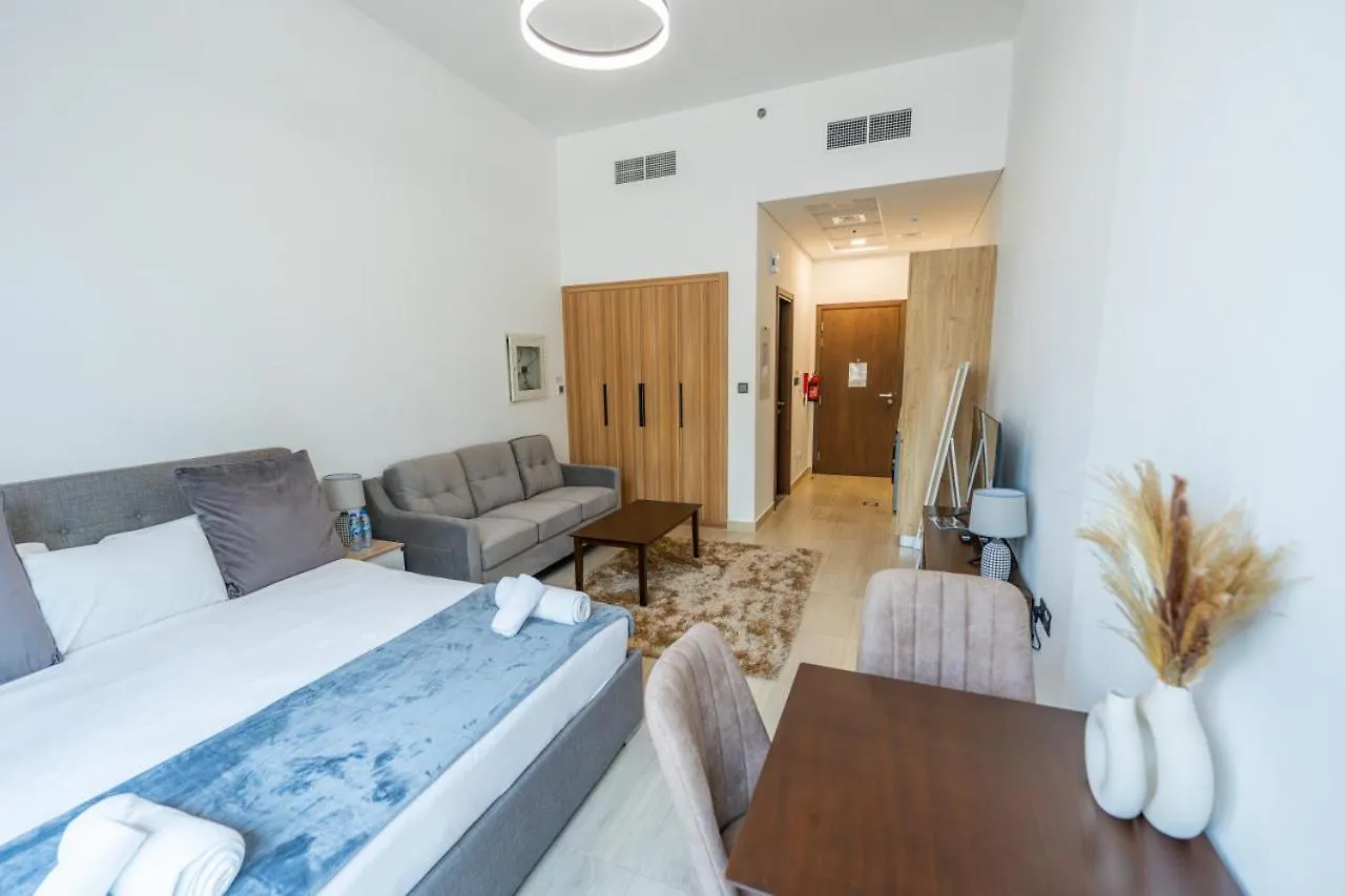 Daire Le Petit Village !Cozy Yet Spacious Studio Apartment! Dubai
