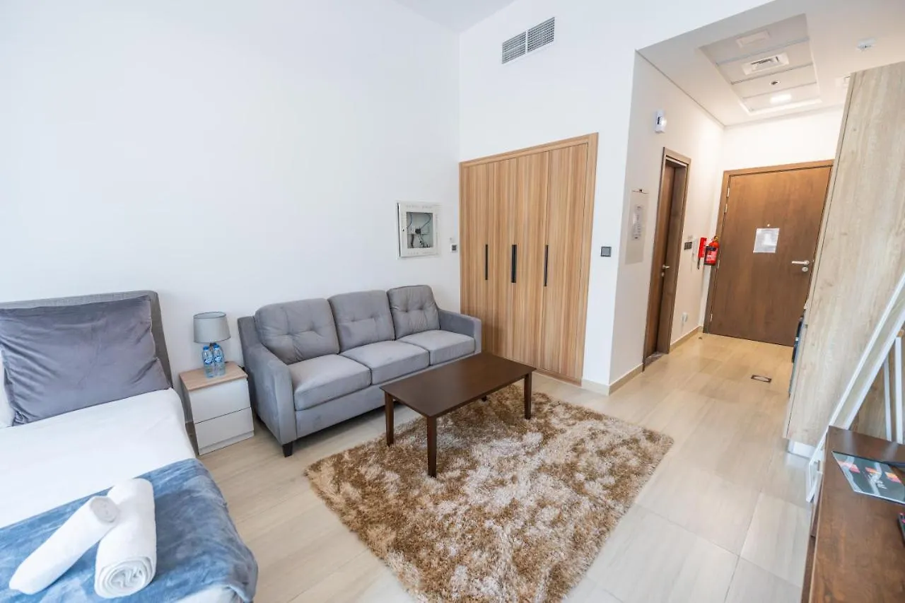 Daire Le Petit Village !Cozy Yet Spacious Studio Apartment! Dubai Birleşik Arap Emirlikleri
