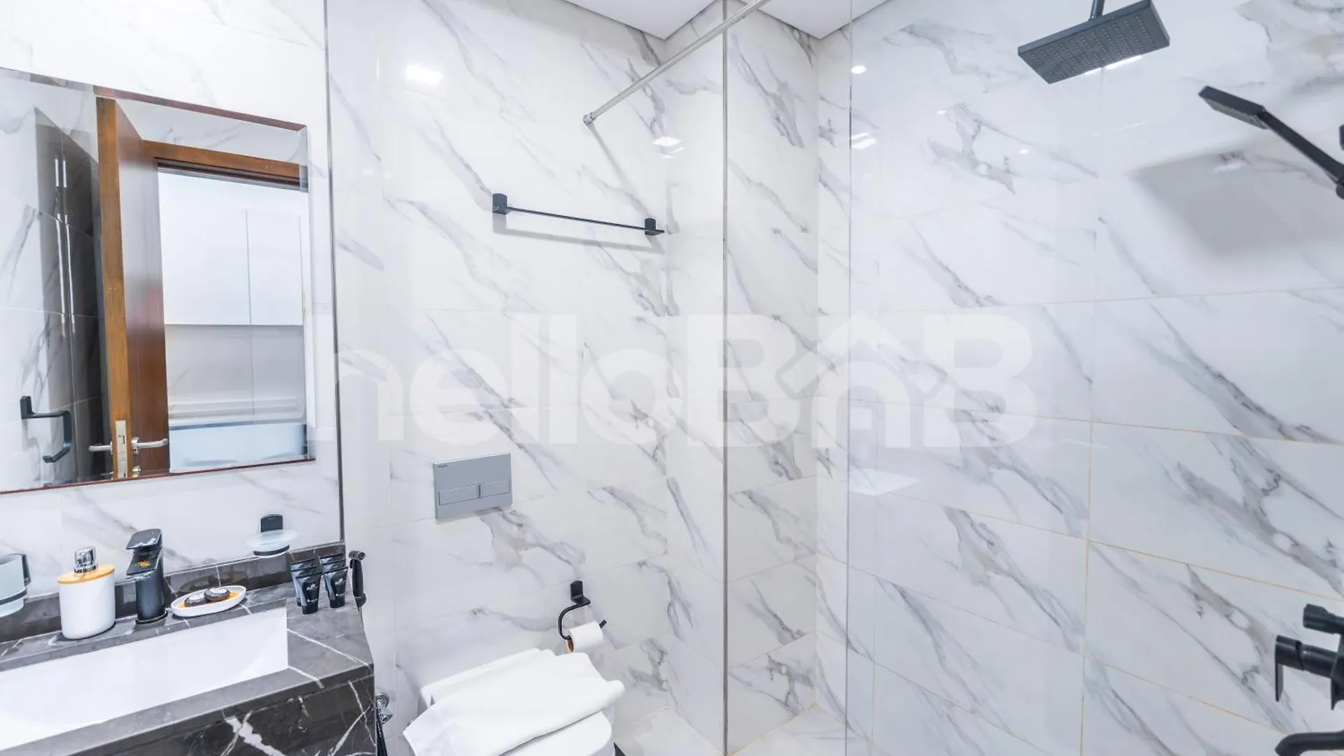 Daire Le Petit Village !Cozy Yet Spacious Studio Apartment! Dubai Birleşik Arap Emirlikleri